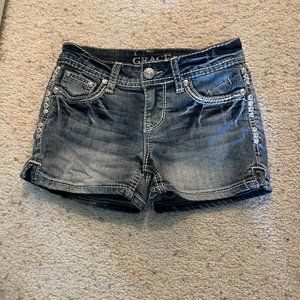 Girls size 8 grace in LA jean shorts